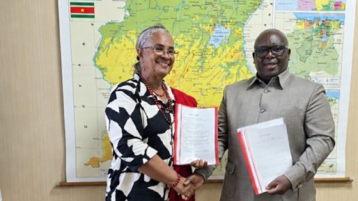 AdeKUS tekent intentieverklaring voor studiebeurzen in Ghana