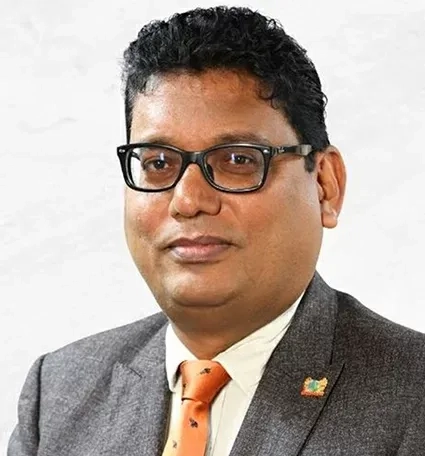 VHP-fractieleider Gajadien: Schijn van stabiliteit, realiteit van onzekerheid