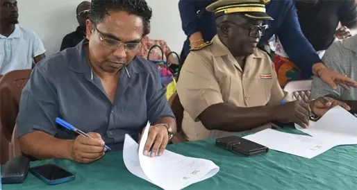 LVV-minister Noersalim wil lokale producten voor schoolvoeding