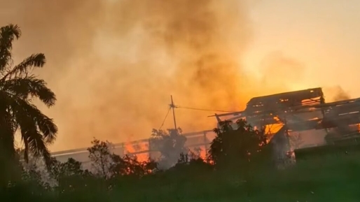 Opnieuw grote brand bij houtzagerij Nooitgedacht aan Duisburglaan