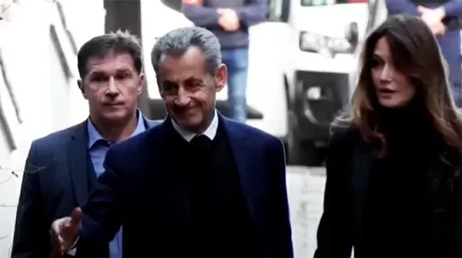 Voormalig Franse president Sarkozy begint 5-jarige gevangenisstraf