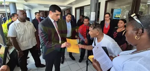Abos eist ontslag procureur-generaal García Paragsingh