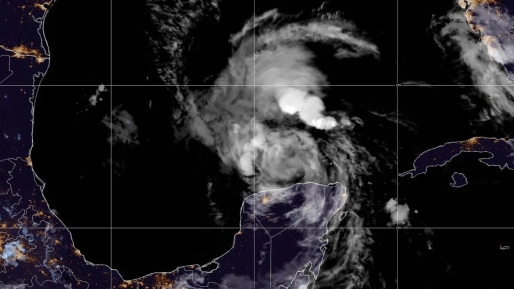 Dit satellietbeeld is om 21.40 uur genomen. ET op vrijdag 5 juli 2024 laat zien dat tropische storm Beryl de Golf van Mexico binnentrekt. NOAA