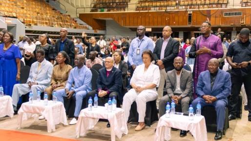 President Simons: “Samen bidden en werken om land vooruit te helpen”