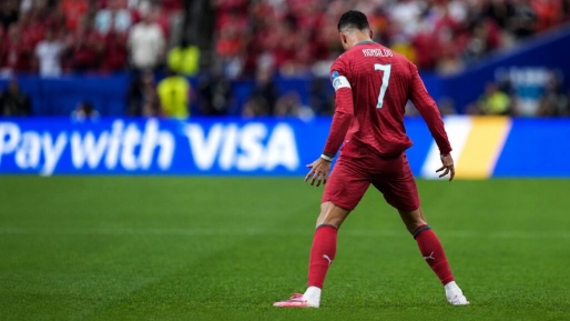 Ronaldo schrijft WK-geschiedenis bij Portugese 5-0-zege op Oezbekistan
