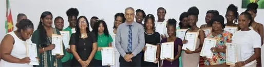 Eerste lichting verpleeghulpen klaar voor inzet in zorgsector