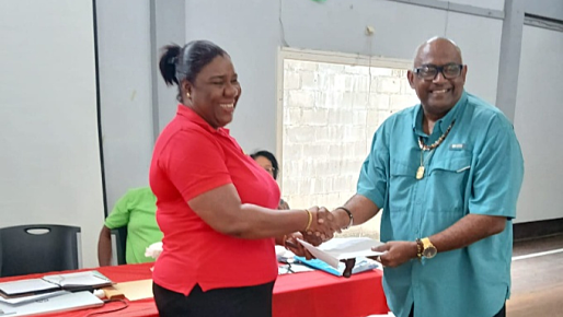 Bestuurswissel bij FOLS: Barron volgt Nerkust op als president