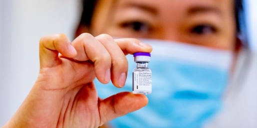 EMA: Uit één potje Pfizer-vaccin kunnen en mogen geen vijf, maar zes prikken