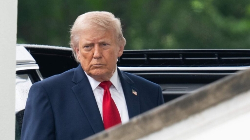Trump meldt akkoord met Iran: Straat van Hormuz gaat geleidelijk weer open