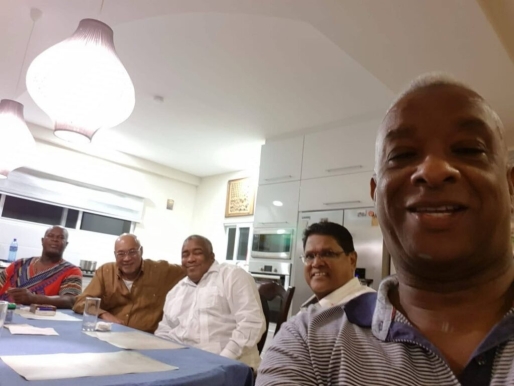De Vliegende Reporter: De geheime deal die nooit werd gepubliceerd – Bouterse, Brunswijk, Santokhi, Ramdin, Hoefdraad