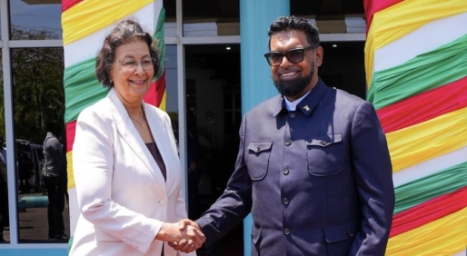 Het is tijd dat Suriname haar tanden laat zien, voordat we voorgoed als de zwakke buurman worden weggezet