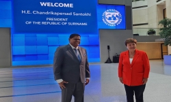President Chandrikapersad Santokhi (l) had op 16 september 2022 een ontmoeting met de IMF-directeur Kristalina Georgieva. [Foto: CDS