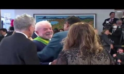 Embedded thumbnail for President Chan Santokhi en president Irfaan Ali feliciteren president Lula da Silva
