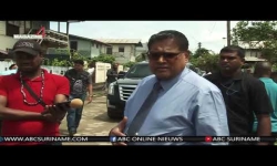 Embedded thumbnail for President orienteert zich in gebieden wateroverlast Paramaribo