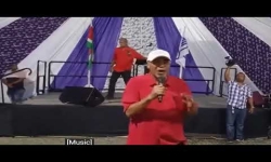 Embedded thumbnail for Bouterse geeft zangles en verklaart de oorlog aan de huidige regering