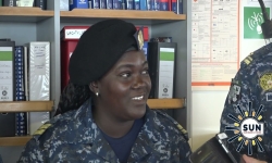 Embedded thumbnail for Nederlands Marineschip Zr Ms Pelikaan in Suriname voor Srefidensi I SUN WEB TV I