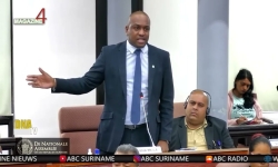 Embedded thumbnail for Bouva wilt kwestie Guyana in openbare vergadering - ABC Online Nieuws