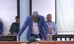 Embedded thumbnail for Gajadien en Parmessar botsen in DNA over schulden en onbeantwoorde brieven